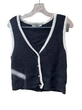 A&F Mara button-up sweater vest - Misses Small